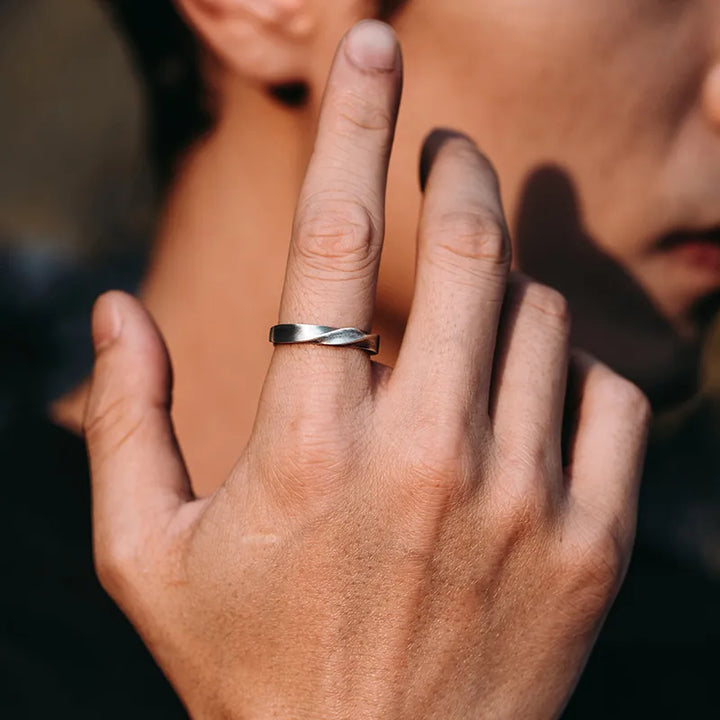 ULIKING JEWELRY RINGS 925 Sterling Silver Möbius Strip Couple Ring 03