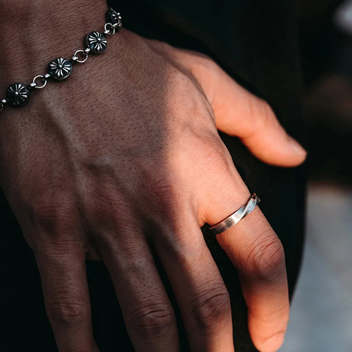 ULIKING JEWELRY RINGS 925 Sterling Silver Möbius Strip Couple Ring 05