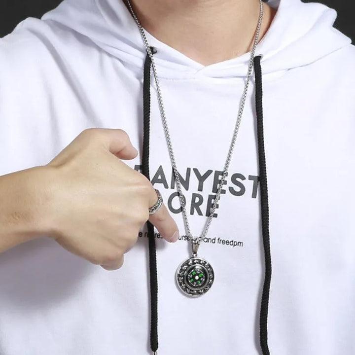  ULIKING JEWELRY PENDANTS Creative Compass Skull Pendant 03