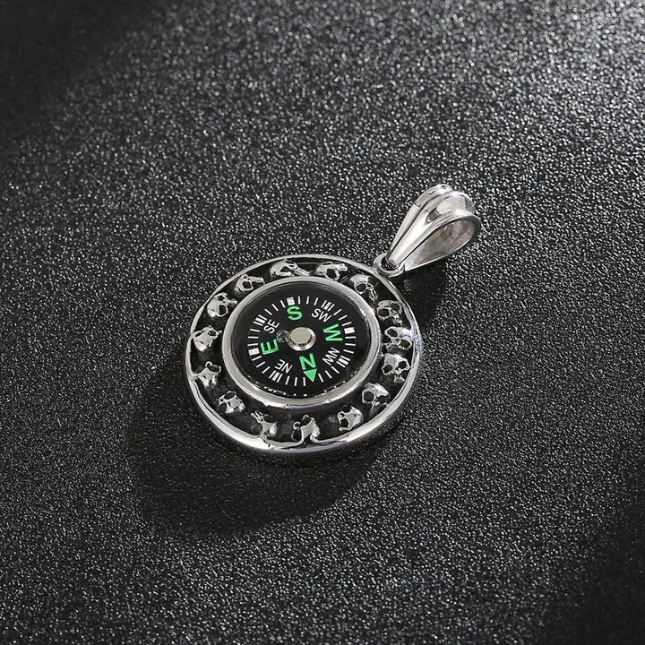  ULIKING JEWELRY PENDANTS Creative Compass Skull Pendant 04