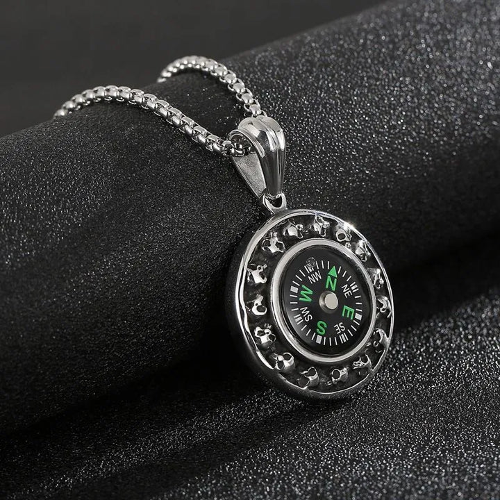  ULIKING JEWELRY PENDANTS Creative Compass Skull Pendant 05